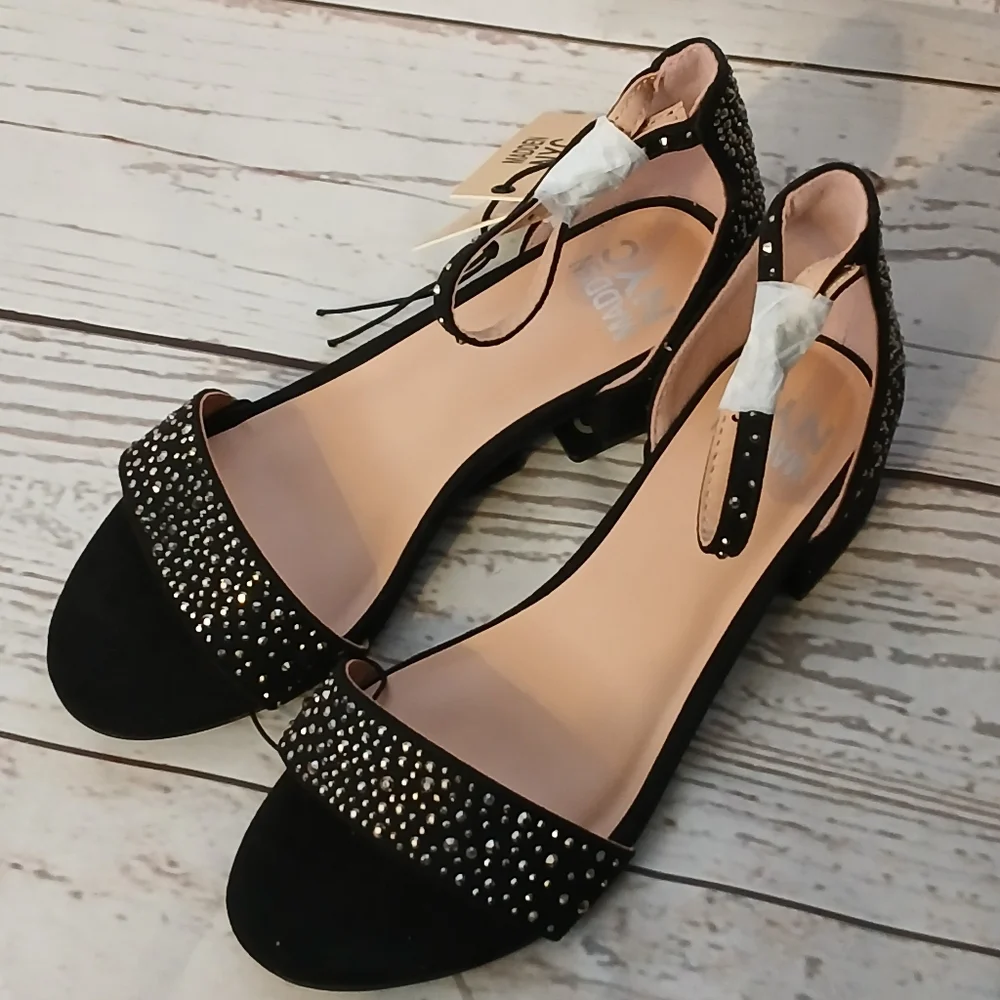 Madden NYC Elegant Black Studded Little Girls Sandals Size 3
